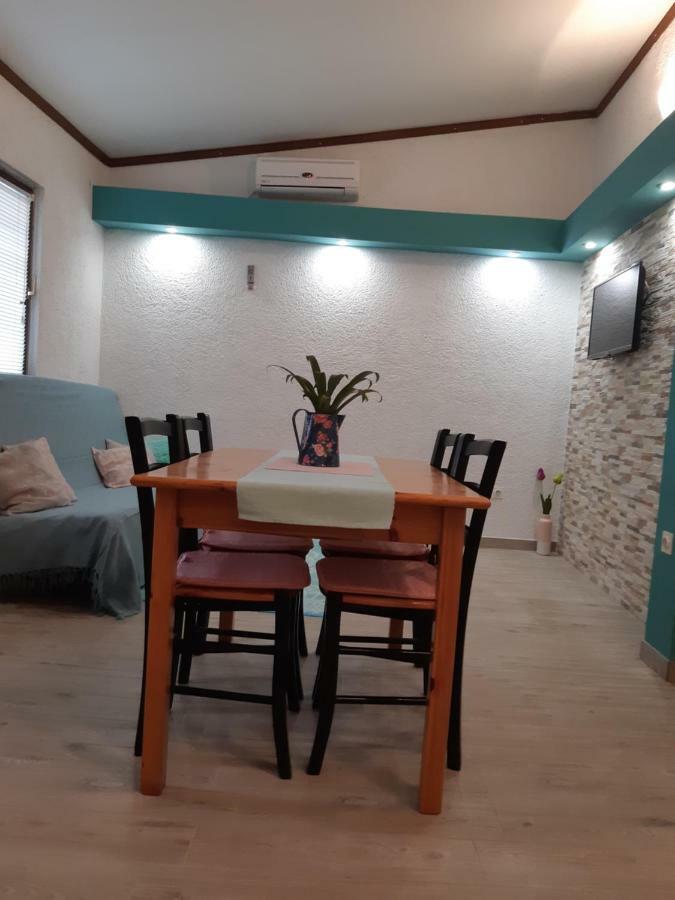Apartments Lola Biograd Na Moru Zewnętrze zdjęcie